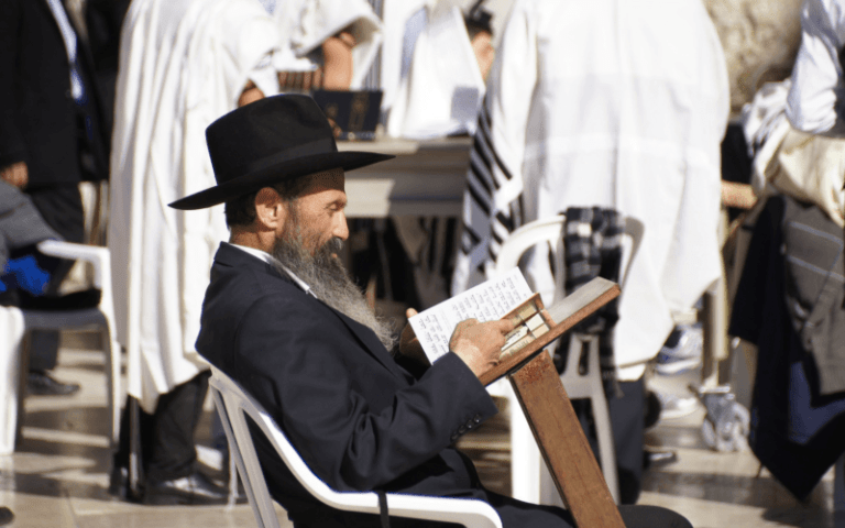 Sephardic Jew to get the Spanish Nationality
