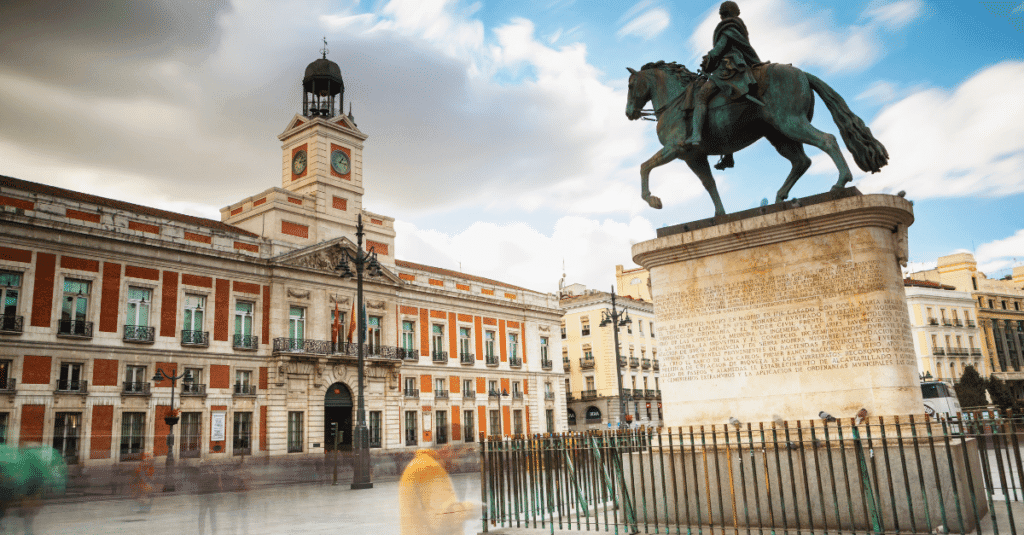 how to be a digital nomad in spain