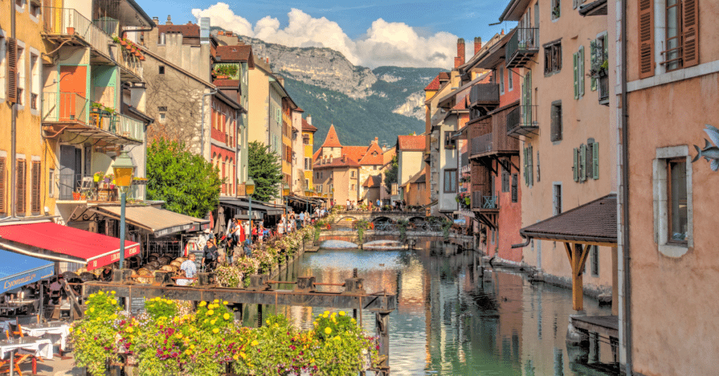 move to annecy