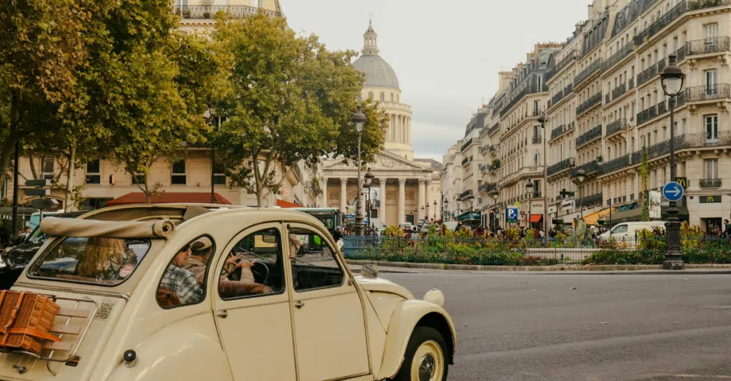 pros and cons of living in france