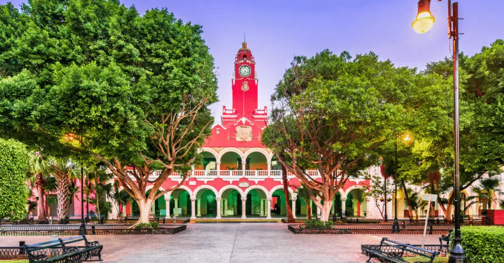 move to merida as a financially independent