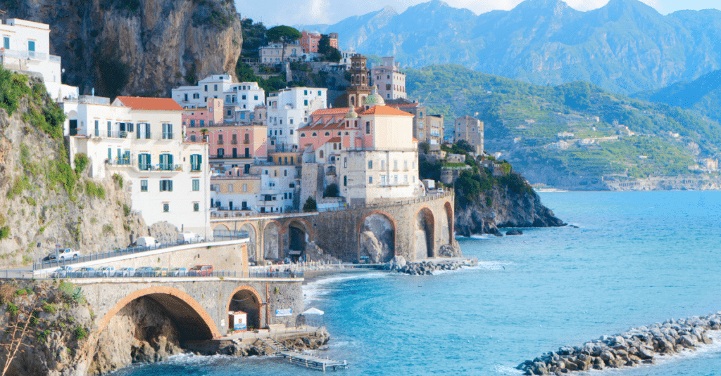 pros and cons of living in Italy