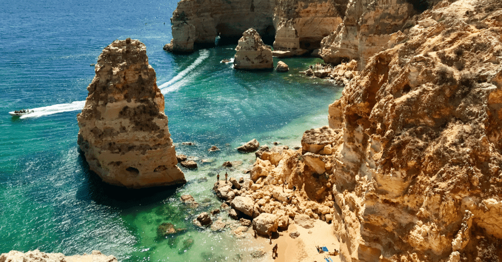retire in the algarve