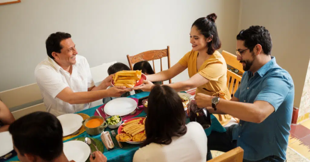 pros cons living in mexico