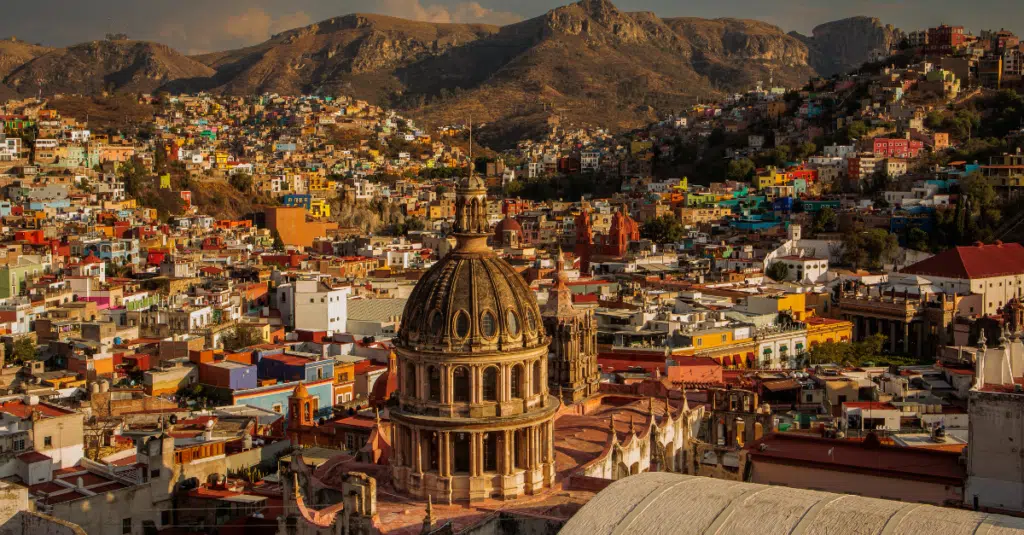 pros cons living in mexico